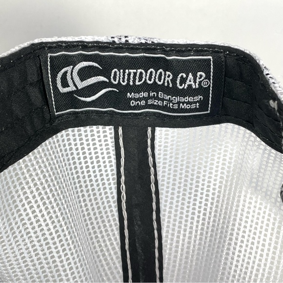 Scheels Montana Bear Gray Black Mesh Snapback Trucker Cap - Picture 7 of 7